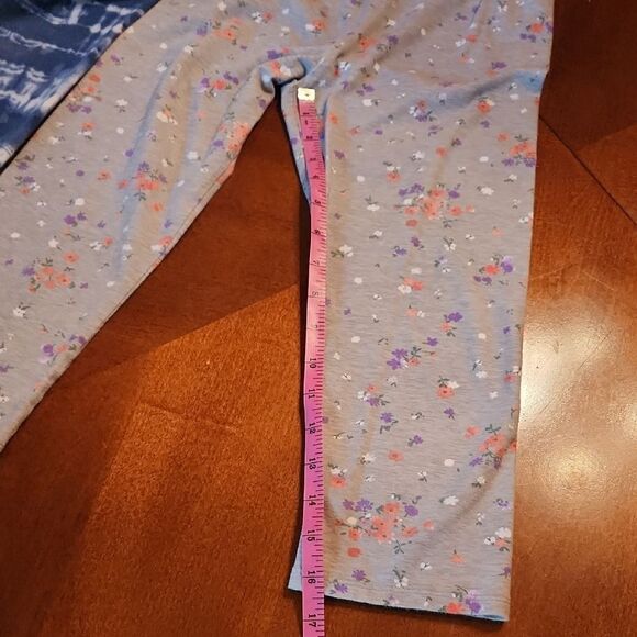 SO Capri Leggings Bundle Blue & White Tie-Dye & Grey & Pink Floral, Large 10/12 - Picture 5 of 6